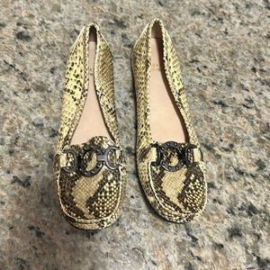 Stuart Weitzman snake skin loafers embellished buckle size 8 1/2